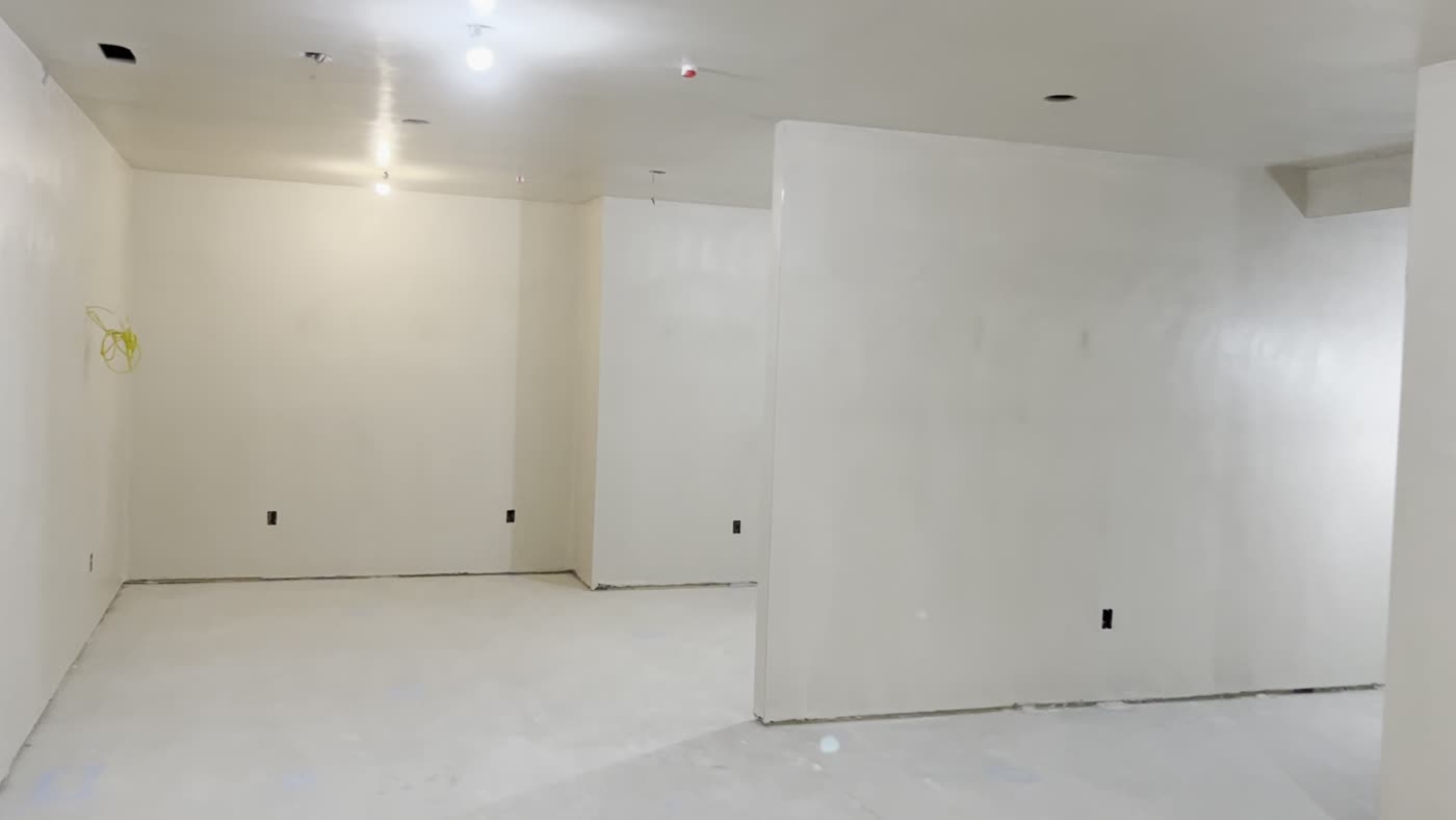 Finished smooth plaster walls and ceiling